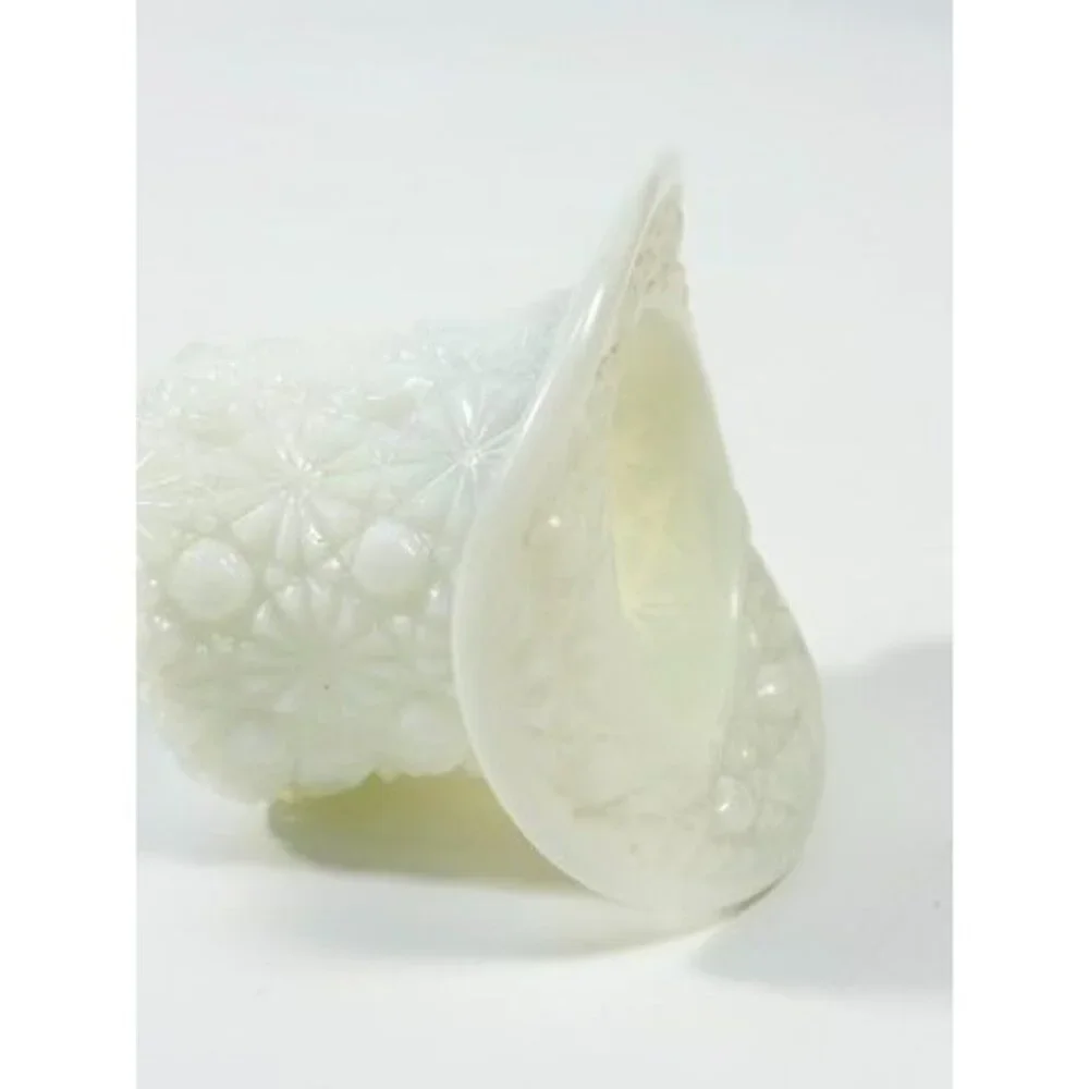 Toothpick Holder Vase Candleholder Fenton Daisy Button Top Hat Opalescent Milk G - Picture 6 of 16